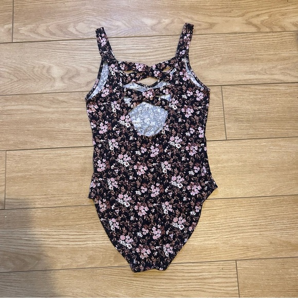 American Eagle Vintage Black Floral Scoop Neck Criss Cross Keyhole Back Bodysuit - Picture 4 of 7